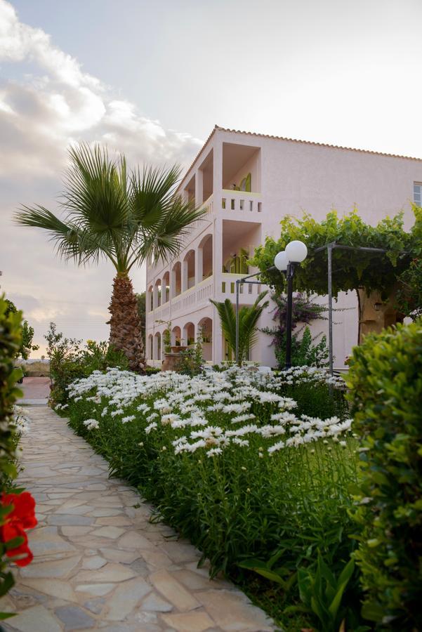 Hotel Kiklamino Каламаки Экстерьер фото