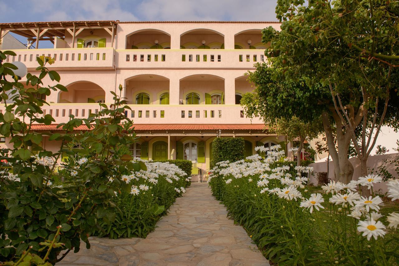 Hotel Kiklamino Каламаки Экстерьер фото